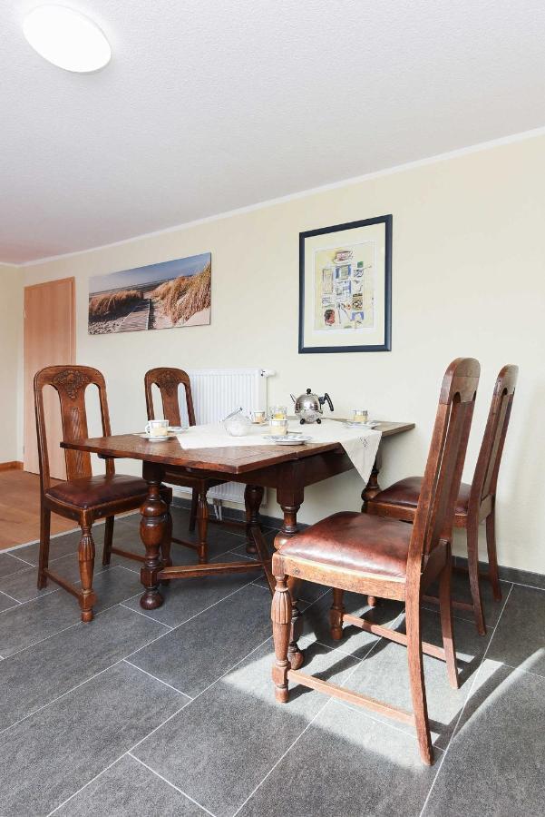 Ferienwohnung Teezeit Нойхарлингерзийл Стая снимка